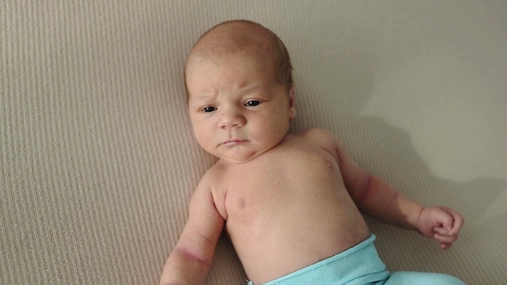 포토 JPG 해외이미지 백인 응시 행복 아들 얼굴 어린이 가족 휴식 새로움 주택 실내 건강 사랑 한명 사람 소년 뷰티 평화 침실 성장 침대 표현 아기 신생아 달콤 작음 부드러움 거짓말 돌봄 천진난만 해외202310 해외포토 서양인 1 시선 남자 감정 가구 컨셉 관계 모션 내부 건물 신체부위 감각 맛 크기 파일형식