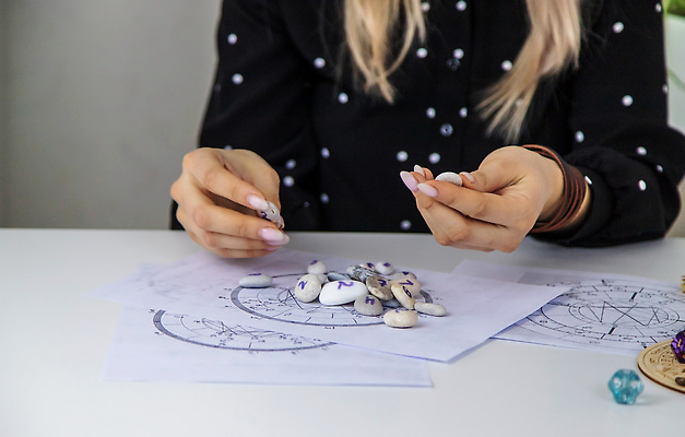 포토 JPG 해외이미지 배너 행복 종이 길 과학 백그라운드 컨셉 돈 일러스트 비즈니스 탁자 미래 주택 나선형 관리 사랑 미술 사람없음 금융 숫자 우주 자료 방 저축 흰색 운명 수학 재산 신비 심볼 사인 치수 점성술 마법 엘리먼트 카피스페이스 해외202310 해외포토 문자 감정 컬러 가구 무늬 교과목 문화예술 건물 경제 공백 파일형식