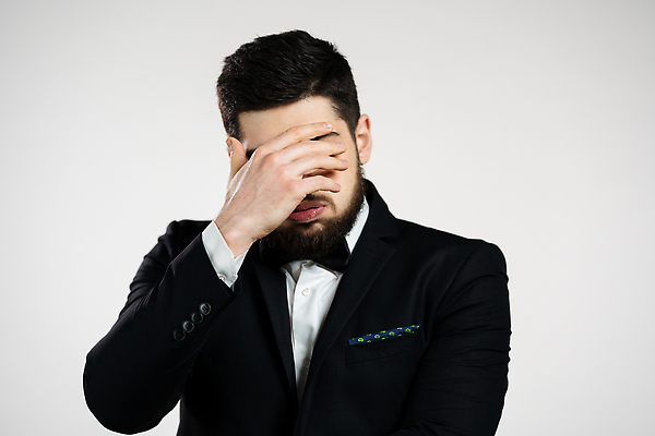 포토 JPG 해외이미지 백인 라이프스타일 손 여자 얼굴 백그라운드 비즈니스 청소년 스트레스 실내 피곤 한명 사람 성인 가로 뷰티 머리 고통 슬픔 흰색 좌절 질병 고민 두통 문제 고립 광 우울증 위기 여자만 여자한명만 성인여자한명만 성인만 해외202310 해외포토 서양인 1 감정 컬러 컨셉 의학 내부 생활 신체부위 성인여자만 파일형식