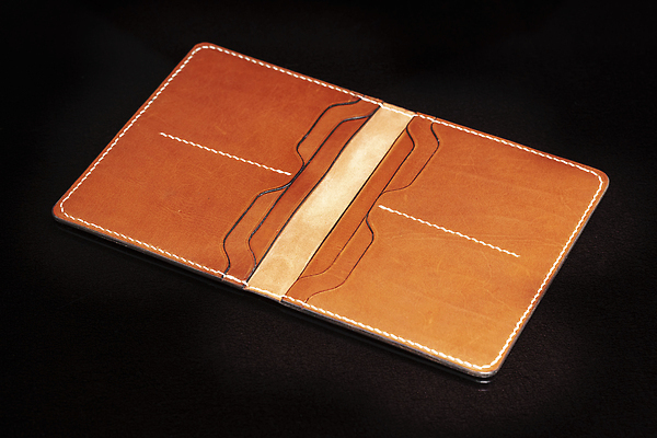 포토 JPG 해외이미지 디자인 남자 백그라운드 돈 비즈니스 새로움 한명 금융 쇼핑 갈색 유행 검은색 어둠 침묵 오픈 신용카드 지갑 재산 클래식 우아함 주머니 가죽 심볼 피부 오브젝트 싱글 문서 신분 객실 편리함 내추럴 진짜 해외202310 해외포토 1 컬러 컨셉 사람 신체부위 경제 소리 파일형식