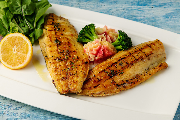 포토 JPG 해외이미지 접시 음식 바다 조각 다이어트 채소 낚시 건강 육류 어류 요리 사람없음 초록색 식당 식사 저녁식사 샐러드 튀김 흰색 신선 맛 그릴 브로콜리 바비큐 굽기 지중해 먹기 레몬 해산물 준비 점심식사 단백질 베이스 맛있는 해외202310 해외포토 식기 컬러 컨셉 과일 식재료 모션 주방용품 현악기 레저 상점 수중동물 구이 영양소 파일형식