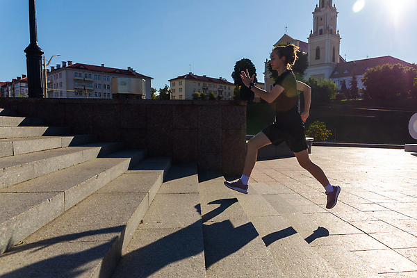 포토 JPG 해외이미지 라이프스타일 여자 스포츠 포즈 백그라운드 운동선수 거리 건강 한명 사람 야외 여름 운동복 달리기 조깅 운동 뷰티 계단 활발 에너지 도시 날씬함 연습 속도 근육질 달리기선수 해외202310 해외포토 1 옷 계절 컨셉 모션 근육 생활 몸매 육상선수 파일형식