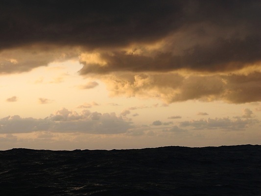 포토 JPG 해외이미지 구름 사람없음 물 빛 폭풍 폭풍우 해외202310 해외포토 자연요소 날씨 비_날씨 자연재해 파일형식