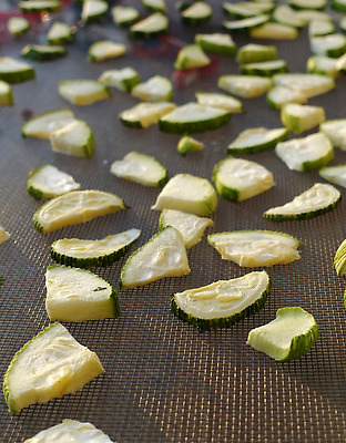 포토 JPG 해외이미지 음식 조각 백그라운드 채소 호박 건조 건강 요리 사람없음 흰색 맛 유기농 날것 비타민 스쿼시 내추럴 숙성 주키니 채식주의자 맛있는 해외202310 해외포토 웰빙 스포츠 컬러 컨셉 구기 채식 영양소 파일형식