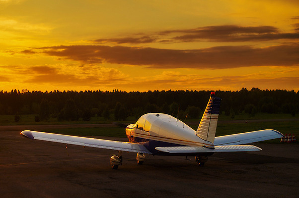 포토 JPG 해외이미지 나무 실루엣 여행 백그라운드 자연 하늘 비행기 파노라마 사람없음 야외 파란색 빛 노란색 일출 황혼 일몰 새벽 자유 비행 저녁 숲 작음 주차 파일럿 항공 속도 출발 싱글 프로펠러 제트기 승객 엔진 곡예비행 대패 해외202310 해외포토 자연요소 식물 직업 컬러 컨셉 항공교통 대중교통 촬영기법 노을 야간 크기 생태계 파일형식