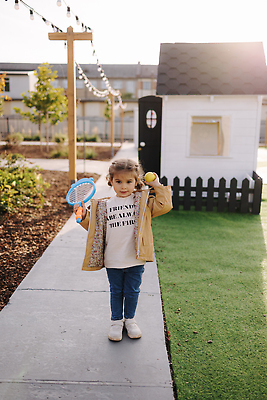포토 JPG 해외이미지 공원 행복 감정 도로 어린이 밧줄 스포츠 장난 모션 자동차 자연 놀이 한명 웃음 사람 소년 야외 빨간색 여름 장난감 기쁨 운전 잡기 도시 그룹 미끄럼틀 놀이터 그네 그림 긍정 배드민턴 해외202310 해외포토 1 계절 공공시설 남자 길 줄 육상교통 컬러 컨셉 교통시설 표정 구기 놀이기구 생태계 파일형식