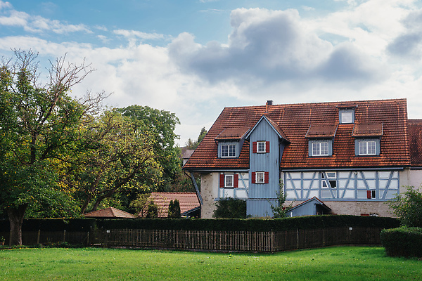 포토 JPG 해외이미지 나무 전통 외관 유럽 문화 여행 건축양식 자연 지붕 벽돌 거리 주택 독일 사람없음 야외 건물 장식 여름 도시풍경 컬러풀 뷰티 마을 정원 수확 전원 시골 도시 중세 역사 재산 작음 그림 뼈대 타운 옛날 해외202310 해외포토 식물 건축물 계절 건축 나라 컬러 농업 풍경 금융 전기에너지 크기 생태계 파일형식