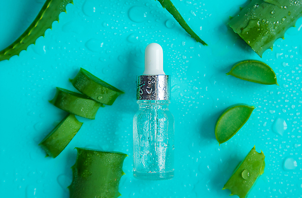 포토 JPG 해외이미지 하늘색 백그라운드 자연 사람없음 아웃포커스 뷰티 신선 오일 수분 내추럴 알로에 해외202310 해외포토 식물 음식 촬영기법 파란색 화장품 생태계 파일형식