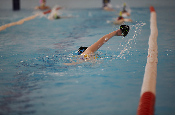 포토 JPG 해외이미지 수영장 신체부위 물 수영 수영모 팔 해외202310 해외포토 자연요소 사람 수상스포츠 수영용품 파일형식