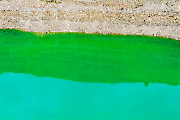 포토 JPG 해외이미지 유럽 산업 호수 여행 건축양식 자연 휴가 산 안테나 사람 풍경 사람없음 야외 건물 초록색 물 파란색 강 환경 바위 오픈 위험 천 버리기 언덕 내추럴 석회암 소비에트 지질학 채석 해외202310 해외포토 자연요소 건축물 교육 건축 나라 컬러 컨셉 통신 모션 암석 돌_바위 직물 생태계 파일형식