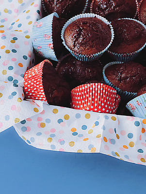 포토 JPG 해외이미지 디저트 사람없음 달콤 컵케이크 포장지 머핀 초콜릿머핀 해외202310 해외포토 음식 빵 포장 케이크 맛 파일형식