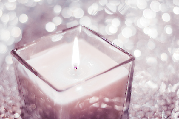 포토 JPG 해외이미지 촛불 사람없음 반짝임 보케 연보라색 빛망울 해외202310 해외포토 초 모션 빛 보라색 파일형식