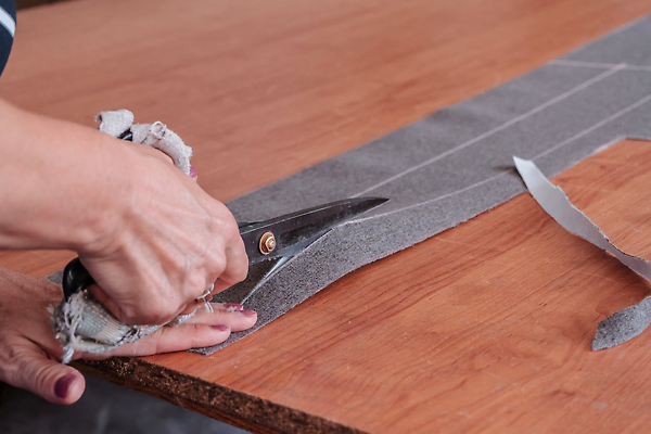 포토 JPG 해외이미지 직업 손 디자인 옷 산업 비즈니스 공장 노동자 직장 취미 사람없음 유행 기계 장비 공구 직물 면 업무 바늘 작업실 실 제조 바느질 천 땀 재단 재단사 방법 핸드메이드 해외202310 해외포토 회사 공업 신체부위 도구 작업 파일형식