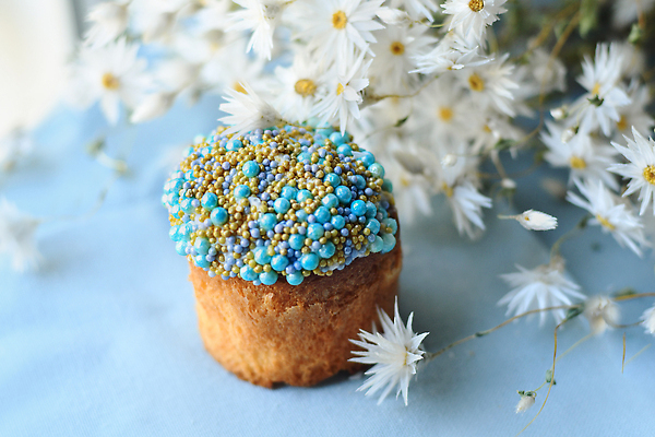 포토 JPG 해외이미지 전통 꽃 종교 문화 음식 빵 백그라운드 과일 목걸이 탁자 휴가 디저트 부활절 기념 사탕 사람없음 장식 초록색 파란색 컬러풀 노란색 케이크 계란 얼음 식사 봄 빵집 흰색 축하 신선 달콤 아침식사 4월 설탕 굽기 데이지 건포도 러시아인 우크라이나 캐모마일 페스츄리 프로스팅 해외202310 해외포토 자연요소 서양인 식물 계절 기념일 유럽 컬러 가구 컨셉 장신구 포도 상점 알 날짜 맛 구이 허브 제빵 건과일 파일형식