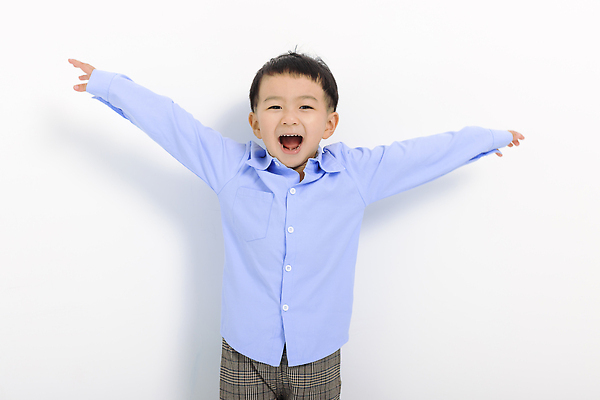 포토 JPG 해외이미지 학생 라이프스타일 손 남자 행복 감정 얼굴 어린이 포즈 백그라운드 응원 놀이 성공 기념 한명 서기 미소 웃음 사람 동양인 소년 귀여움 중국 외침 기쁨 흰색 자신감 입 작음 흥분 오르기 긍정 팔 고립 승자 필승 해외202310 해외포토 1 아시아 컬러 컨셉 모션 표정 인종 생활 신체부위 소리 우승 크기 파일형식