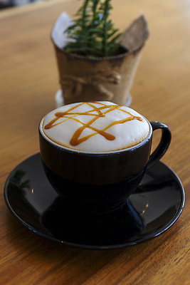 포토 JPG 해외이미지 라이프스타일 디자인 커피 음료 음식 백그라운드 비즈니스 탁자 아침 미술 사람없음 내부 목재 컵 갈색 상점 식당 초콜릿 숟가락 검은색 거품 카페 우유 머그컵 수확 신선 뜨거움 액체 닫기 맛 아침식사 컵받침 크림 질감 아로마 카푸치노 에스프레소 단절 라떼 모카 블러 인기 카페인 맛있는 해외202310 해외포토 주간 나무 식기 컬러 가구 컨셉 농업 재료 모션 문화예술 디저트 유제품 수저 생활 식사 받침대 파일형식