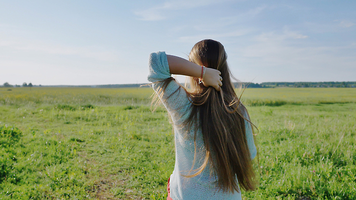 포토 JPG 해외이미지 모델 드레스 여자 행복 밭 오렌지 자연 따뜻함 건강 서기 사람 사람없음 야외 10대 빨간색 초록색 여름 빛 햇빛 태양 뷰티 노란색 유행 일출 맑음 일몰 기쁨 꿈 자유 시골 밀 돌봄 무료 해외202310 해외포토 자연요소 옷 계절 감정 컬러 컨셉 농업 과일 모션 청소년 날씨 곡류 노을 생태계 파일형식
