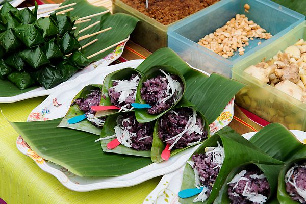 포토 JPG 해외이미지 전통 아시아 음식 태국 디저트 사람없음 검은색 달콤 맛 코코넛 길거리음식 깔대기 해외202310 해외포토 나라 컬러 컨셉 과일 파일형식