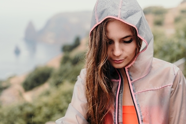 포토 JPG 해외이미지 백인 1 라이프스타일 계절 공원 여자 행복 실루엣 컨셉 우산 창문 자연 날씨 한명 사람 성인 야외 물 뷰티 유행 걷기 봄 기쁨 젖음 도시 투명 떨어짐 빗방울 보케 양산 긍정 폭풍 나쁜 해외202310 해외포토 자연요소 서양인 공공시설 감정 모션 촬영기법 생활 비_날씨 생태계 파일형식