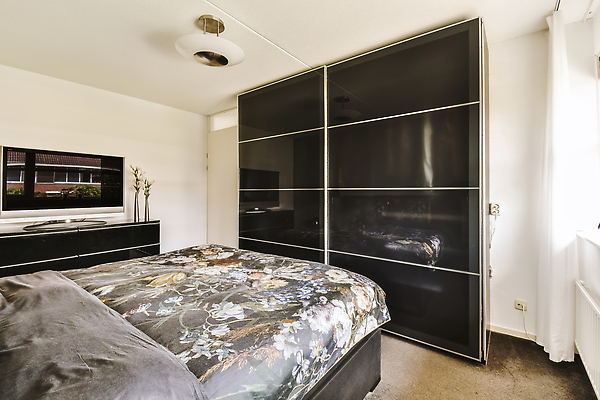 포토 JPG 해외이미지 사람없음 인테리어 문 텔레비전 공간 방 침대 커튼 장롱 해외202310 해외포토 디자인 가구 전자제품 파일형식