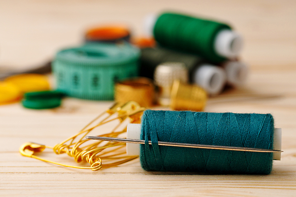 포토 JPG 해외이미지 백그라운드 줄자 사람없음 실 바느질 옷핀 해외202310 해외포토 자 파일형식