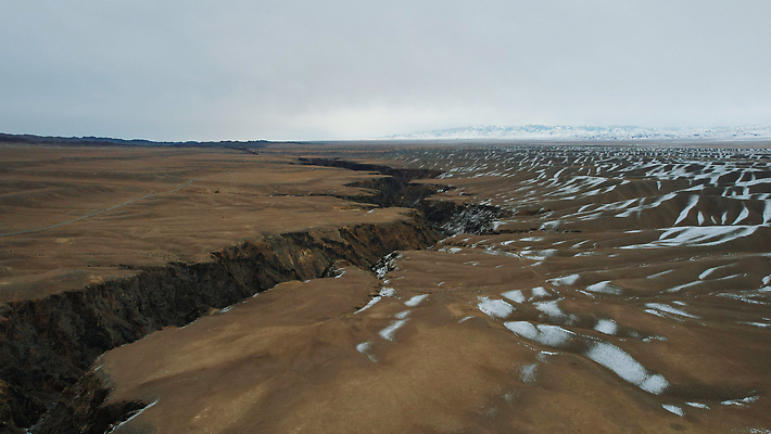 포토 JPG 해외이미지 나무 구름 호수 여행 겨울 자연 하늘 휴가 산 안테나 아이슬란드 풍경 경사 사람없음 초록색 물 여름 파란색 강 뷰티 여행객 골짜기 얼음 검은색 황무지 균열 정상 언덕 알프스 내추럴 항공촬영 굴곡 그랜드캐니언 드론 카자흐스탄 폭설 국경 알마티 해외202310 해외포토 자연요소 식물 계절 유럽 아시아 뷰포인트 컬러 통신 모션 눈_날씨 사람 미국 자연재해 생태계 파일형식