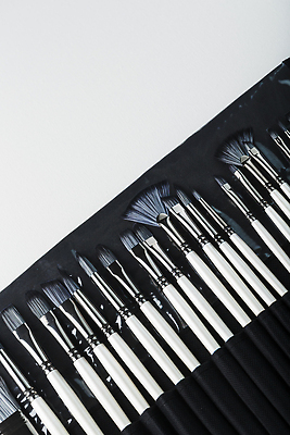 포토 JPG 해외이미지 미술 사람없음 세트 검은색 여러개 흰색 붓 일렬 가지런함 해외202310 해외포토 컬러 다수 컨셉 문화예술 파일형식