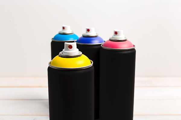 포토 JPG 해외이미지 백그라운드 사람없음 검은색 페인트 물감 캔 스프레이 락카 스프레이락카 카피스페이스 해외202310 해외포토 컬러 공백 미술도구 파일형식