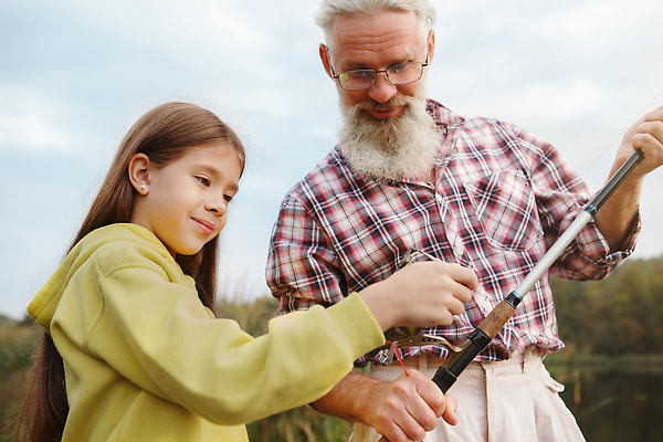포토 JPG 해외이미지 라이프스타일 할아버지 딸 행복 호수 어린이 가족 자연 낚시 손녀 함께함 어류 어업 취미 야외 두명 물 학습 강 캠핑 장비 육아 시골 잡기 가르침 결합 은퇴 손주 낚시꾼 돌리기 조부모 해외202310 해외포토 자연요소 여자 교육 노년 남자 감정 산업 컨셉 관계 모션 레저 사람 생활 수중동물 생태계 파일형식