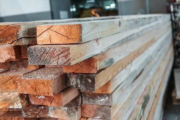 포토 JPG 해외이미지 나무 직업 산업 가구 공장 노동자 기술 창조 사람없음 목재 기계 공구 업무 원형 칼날 작업실 수리 자르기 목수 만들기 날카로움 목공예 잡동사니 DIY 공예가 부스러기 수목 철강 톱밥 톱질 해외202310 해외포토 도형 식물 생활용품 재료 공업 모션 취미 도구 작업 가루 공예 파일형식