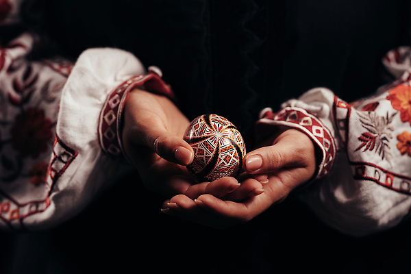 포토 JPG 해외이미지 전통 디자인 계절 행복 종교 음식 컨셉 자연 휴가 요리 여러명 사람없음 장식 컬러풀 뷰티 축제 페인트 봄 축하 작업실 재산 4월 공예 심볼 준비 유기농 부활절계란 기하학 삶기 핸드메이드 해외202310 해외포토 웰빙 감정 컬러 다수 무늬 부활절 사람 취미 금융 계란 날짜 생태계 파일형식