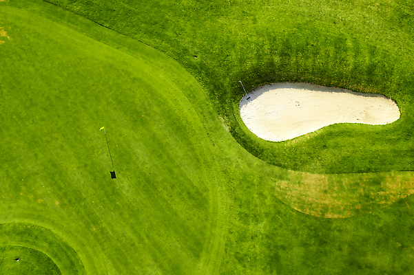 포토 JPG 해외이미지 직업 라이프스타일 공원 선 스포츠 포즈 밭 골프 휴가 휴식 그림자 잔디 사람없음 야외 초록색 경쟁 게임 시골 구멍 고급 놀이터 강의 연습 휴양지 슛 내추럴 골 땅바닥 법정 인공 해외202310 해외포토 식물 공공시설 컬러 컨셉 농업 놀이 바닥 생활 구기 장소 파일형식