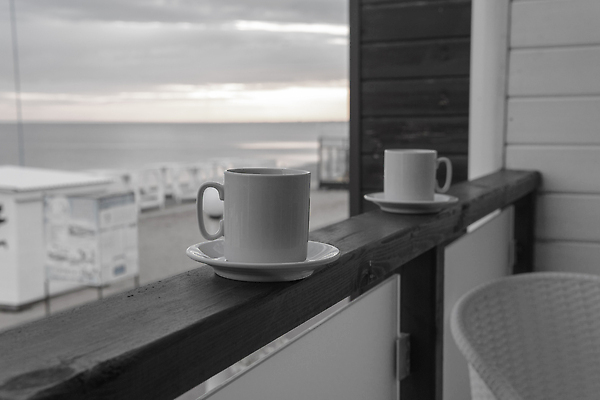 포토 JPG 해외이미지 모양 라이프스타일 디자인 행복 커피 음료 파도 바다 컬러 여행 백그라운드 컨셉 일러스트 자연 탁자 하늘 아침 추상 휴가 미술 사람없음 야외 장식 컵 물 파란색 선글라스 태양 뷰티 유행 상점 식당 초콜릿 카페 기쁨 머그컵 흰색 신선 도자기 아침식사 단절 라떼 모카 해외202310 해외포토 주간 자연요소 식기 감정 안경 가구 무늬 문화예술 디저트 생활 식사 생태계 파일형식