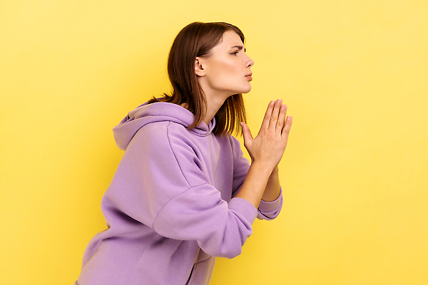 포토 JPG 해외이미지 스튜디오촬영 백인 응시 여자 청소년 실내 관리 손바닥 한명 사람 옆모습 희망 매력적 기도 질문 승낙 걱정 감사 문제 실수 용서 요청 고립 곤란 노란배경 미안 헬프 혼자 필요 해외202310 해외포토 서양인 1 손 시선 감정 뷰포인트 백그라운드 컨셉 내부 노란색 도움 사죄 파일형식