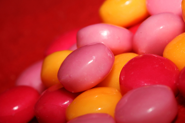 포토 JPG 해외이미지 분홍색 근접촬영 사람없음 주황색 혼합 껌 가득함 빨간배경 카피스페이스 해외포토 뷰포인트 컬러 백그라운드 빨간색 공백 파일형식