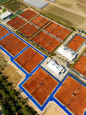 포토 JPG 해외이미지 라이프스타일 선 스포츠 백그라운드 밭 공 표면 안테나 건강 경기 취미 사람없음 야외 빨간색 초록색 세트 운동 경쟁 장비 테니스 게임 흰색 라켓 그물 질감 점토 기하학 운동가 조감도 플레이어 비어있는 해외202310 해외포토 스포츠용품 컬러 컨셉 무늬 농업 통신 놀이 생활 구기 파일형식