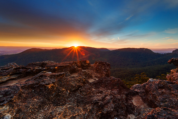 포토 JPG 해외이미지 나무 구름 여행 오렌지 자연 하늘 날씨 산 따뜻함 사람없음 파란색 햇빛 뷰티 노란색 환경 일몰 놀람 절벽 황무지 저녁 절정 해외202310 해외포토 자연요소 식물 감정 컬러 과일 표정 태양 노을 야간 생태계 파일형식