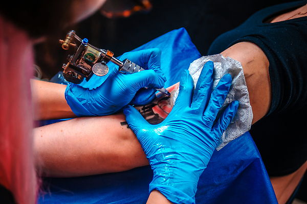 포토 JPG 해외이미지 미술 두명 상점 주인 해외202310 해외포토 문화예술 사람 파일형식