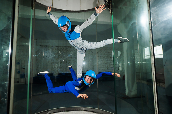 포토 JPG 해외이미지 여자 스포츠 운동화 이동 유니폼 신체 모션 유리 수업 바람 실내 정장 취미 두명 세로 운동 강사 흐름 우주비행사 투명 개울 터널 보호 연결 헬멧 스카이다이빙 항공 역동적 튜브 곡예비행 중력 해외202310 해외포토 자연요소 직업 옷 교육 길 신발 컨셉 재질 날씨 건강 사람 내부 강 우주 비행 보호장비 익스트림스포츠 파일형식