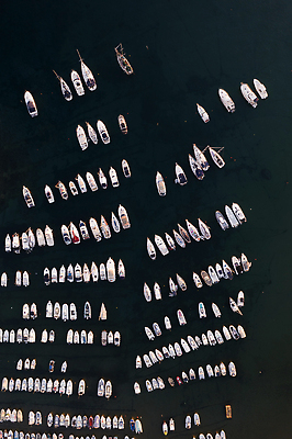 포토 JPG 해외이미지 바다 여행 백그라운드 요트 휴가 항해 풍경 사람없음 야외 물 파란색 일출 항구 이탈리아 만 보트 지중해 조감도 해외202310 해외포토 자연요소 유럽 컬러 배_교통 교통시설 노을 파일형식