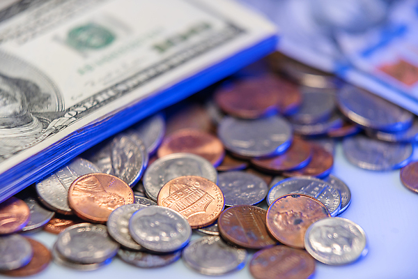 포토 JPG 해외이미지 지폐 돈 밭 비즈니스 성공 사람없음 금융 경제 파란색 달러 상점 금속 동전 미국 저축 변화 재산 황금 은색 주식 무역 투자 상업 보물 계산서 월급 고용 센트 수도권 자금 해외202310 해외포토 산업 컬러 컨셉 북아메리카 농업 재질 구직 지역 채용 파일형식