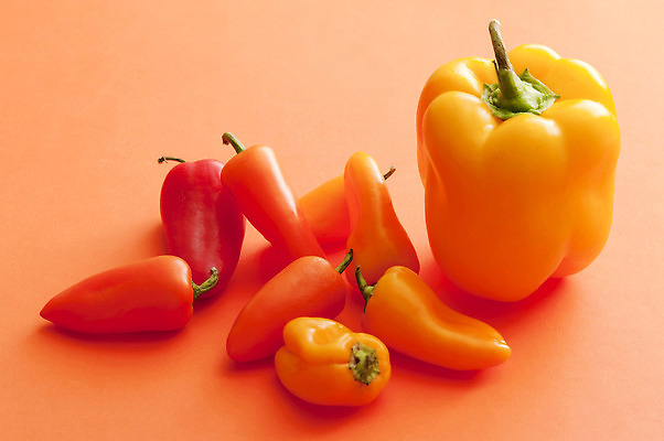 포토 JPG 해외이미지 음식 채소 오렌지 재료 고추 파프리카 건강 요리 사람없음 노란색 샐러드 신선 후추 모음 카피스페이스 해외202310 해외포토 컬러 과일 한글 공백 향신료 파일형식