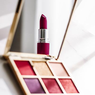 포토 JPG 해외이미지 백그라운드 사람없음 세트 뷰티 거울 립스틱 화려 대리석 아이섀도 해외202310 해외포토 컨셉 재료 화장품 파일형식