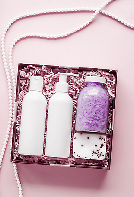 포토 JPG 해외이미지 사람없음 상자 하이앵글 화장품 오브젝트 피부관리 담기 진주 비누 공병 바디케어 화장품가방 입욕소금 해외202310 해외포토 뷰포인트 가방 모션 위생용품 뷰티 미용용품 보석 소금 병_담는 파일형식