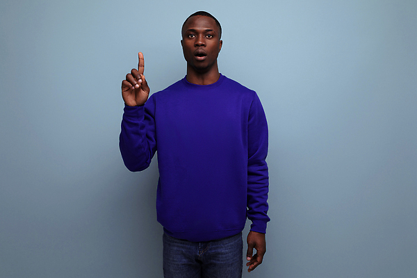 포토 JPG 해외이미지 외관 남자 백그라운드 성공 실내 한명 정장 성인 30대 머리 유행 검은색 어둠 자신감 우아함 시원함 고립 혼자 스타일 해외202310 해외포토 1 옷 감정 컬러 컨셉 사람 내부 신체부위 장년 파일형식