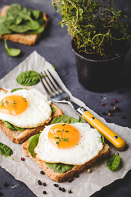 포토 JPG 해외이미지 종이 빵 백그라운드 포크 컨셉 잎 다이어트 아침 샌드위치 건강 사람없음 초록색 노란색 계란 식사 저녁식사 샐러드 회색 튀김 수확 흰색 시골 신선 양념 그릴 아침식사 냄비 먹기 유기농 토스트 소금 후추 시금치 노른자 점심식사 백리향 채식주의자 콘크리트 핸드메이드 디톡스 해외202310 해외포토 주간 식물 식기 웰빙 음식 컬러 농업 채소 모션 주방용품 알 솥 향신료 채식 파일형식