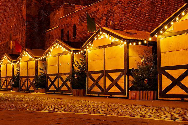 포토 JPG 해외이미지 전통 계절 유럽 종교 문화 여행 백그라운드 크리스마스 겨울 건축양식 휴가 전등 조명 새해 거리 사람없음 야외 장식 빛 어둠 황혼 램프 축하 도시 역사 분위기 시장 야간 저녁 12월 정사각형 공상 타운 공평 폴란드 빛망울 랜드마크 브로츠와프 옛날 해외202310 해외포토 자연요소 도형 기념일 건축 나라 컨셉 일몰 날짜 밤 파일형식