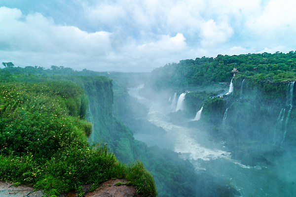 포토 JPG 해외이미지 나무 공원 여행 자연 하늘 안테나 사람없음 초록색 물 파란색 강 세계 뷰티 여행객 환경 미국 폭포 흐름 숲 열대우림 호기심 브라질 남쪽 아르헨티나 내추럴 랜드마크 웅장함 전국 브라질사람 해외202310 해외포토 자연요소 식물 공공시설 감정 컬러 컨셉 북아메리카 통신 사람 남아메리카 방향 생태계 파일형식