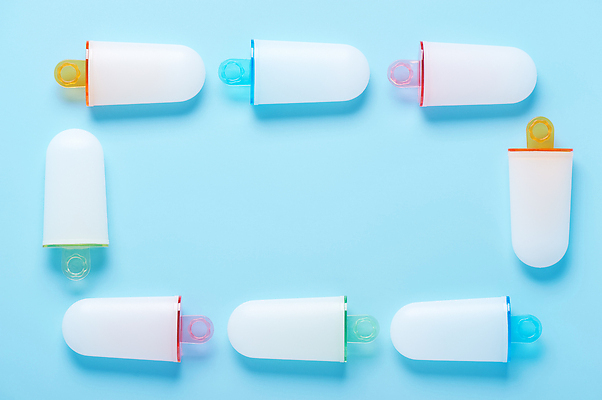 포토 JPG 해외이미지 음식 백그라운드 돈 부분 아이스크림 디저트 프레임 사람없음 세트 냉동 얼음 추위 막대기 달콤 맛 시원함 플라스틱 핸드메이드 맛있는 해외202310 해외포토 자연요소 컨셉 재질 재산 파일형식