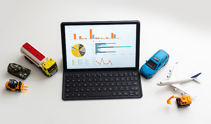 포토 JPG 해외이미지 여행 자동차 그래프 휴가 비행기 사람없음 노트북 하이앵글 자료 미니어처 트럭 중장비 포크레인 항공권 오브젝트 여권 해외202310 해외포토 육상교통 뷰포인트 항공교통 대중교통 전자제품 모형 티켓 산업장비 파일형식